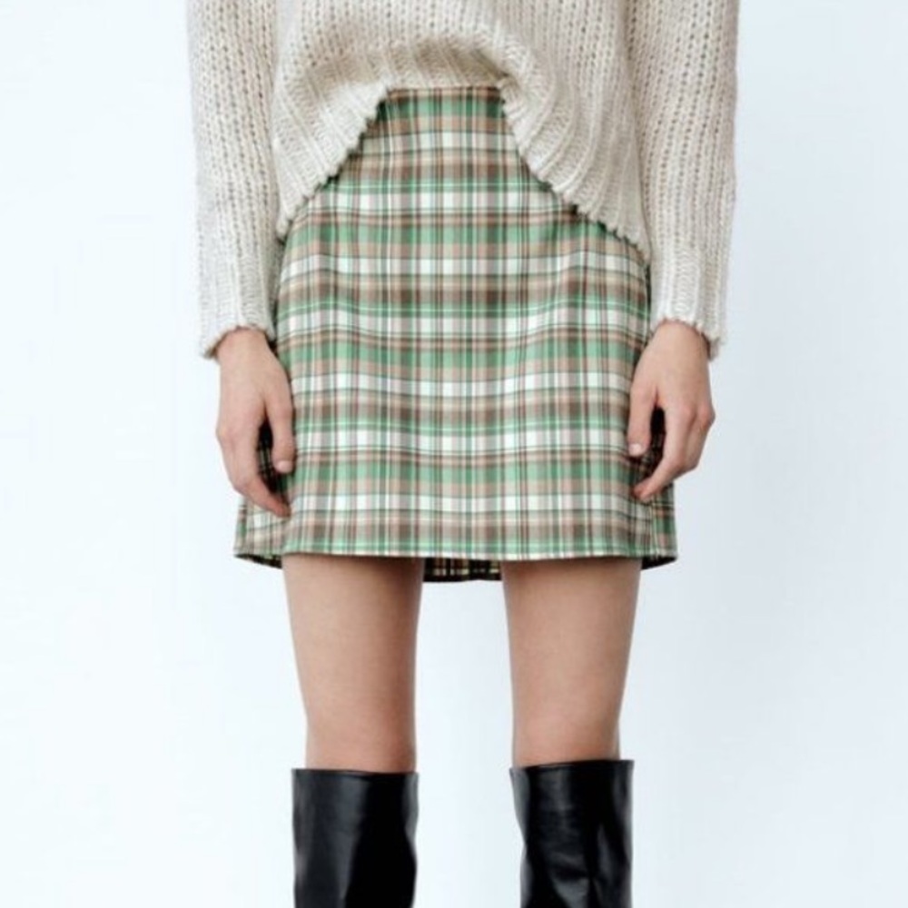 {Zara} Brand New Multicolored Plaid Mini Skirt